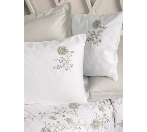 Cotton Box 3D Nakışlı Çift Kişilik Saten Nevresim Takımı Urian Bej Cotton Box 3D Nakışlı Çift Kişilik Saten Nevresim Takımı Urian Bej