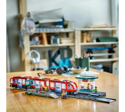 LEGO City Şehir Merkezi Tramvay İstasyonu 60423 LEGO City Şehir Merkezi Tramvay İstasyonu 60423