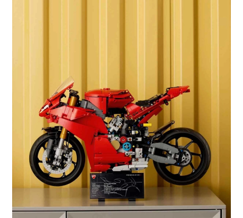 LEGO Technic Ducati Panigale V4 S Motosiklet 42202 LEGO Technic Ducati Panigale V4 S Motosiklet 42202