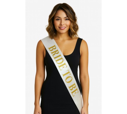 Beyaz Saten Üzerine Kalın Altın Yazılı Bride To Be Kuşağı 10 cm Genişlik