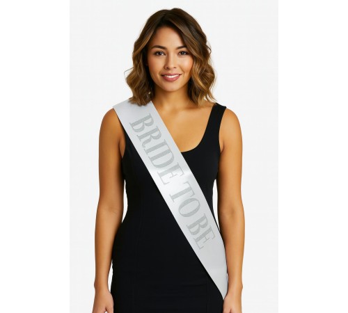 Beyaz Saten Üzerine Kalın Gümüş Yazılı Bride To Be Kuşağı 10 cm Genişlik