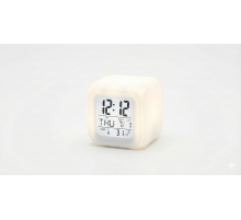 Renk Değiştiren Küp Saat