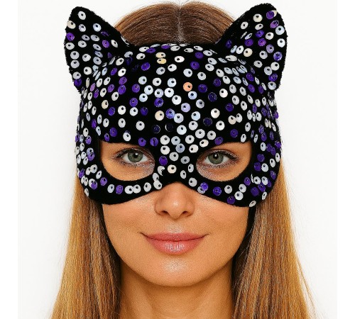 Siyah Kadife Kumaş Üzerine Mor Beyaz Payetli Pullu Parti Maskesi 16x14 cm