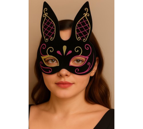 Siyah Renk Kırmızı Gold Simli Siyah Süet Kaplama Tavşan Maskesi 18x16 cm