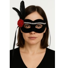 Siyah Renk Süet Kaplama Gümüş Dantelli Kırmızı Gül Tasarımlı Parti Maskesi 18x20 cm