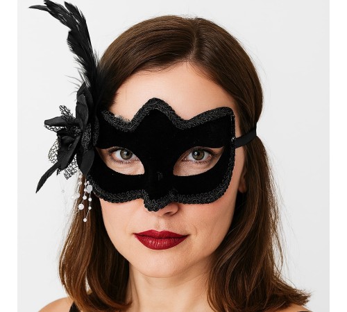 Siyah Renk Yandan Tüylü Beyaz İncili Süet Kaplama A Kalite Lüks Parti Maskesi 20x23 cm