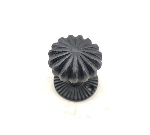 Antika Tarz Dekoratif Pirinç Açarlı Kapı Babası - 50mm, Oksit