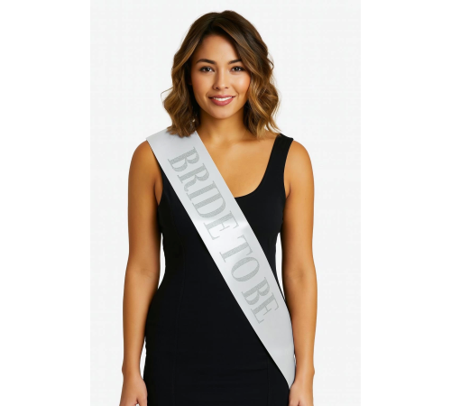 BFS Beyaz Saten Üzerine Kalın Gümüş Yazılı Bride To Be Kuşağı BFS Beyaz Saten Üzerine Kalın Gümüş Yazılı Bride To Be Kuşağı