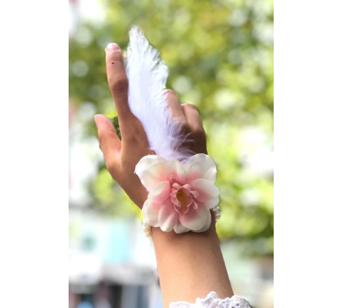 Bride To Be Nedime Gelin Bilekliği Tüy Ve İnci Boncuk Detaylı Somon Renkli Bekarlığa Veda Partisi Bilekliği 10 Adet Bride To Be Nedime Gelin Bilekliği Tüy Ve İnci Boncuk Detaylı Somon Renkli Bekarlığa Veda Partisi Bilekliği 10 Adet