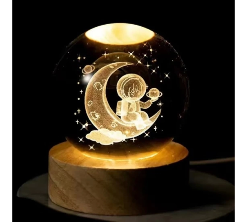 Dekoratif Ay Üstünde Astronot Tasarımlı Ahşap Altlıklı Işıklı Cam Küre 6cm Dekoratif Ay Üstünde Astronot Tasarımlı Ahşap Altlıklı Işıklı Cam Küre 6cm