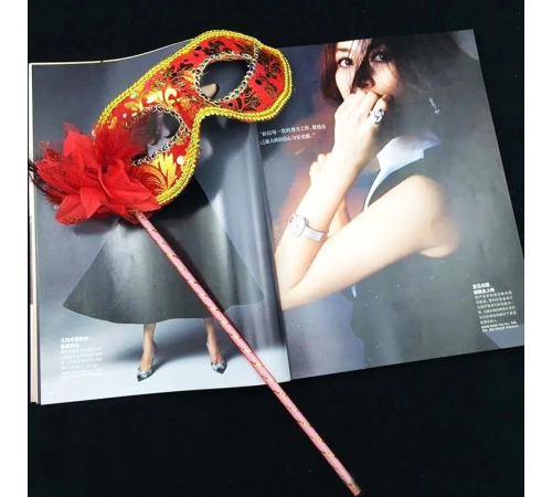 Lüks Taşlı Saplı Maskeli Balo Maskesi Kırmızı Renk 35 Cm