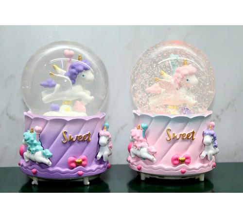 Unicorn İçi Dönmeli Püskürtmeli Işıklı Müzikli Kar Küresi Büyük Boy Alk3040 Unicorn İçi Dönmeli Püskürtmeli Işıklı Müzikli Kar Küresi Büyük Boy Alk3040