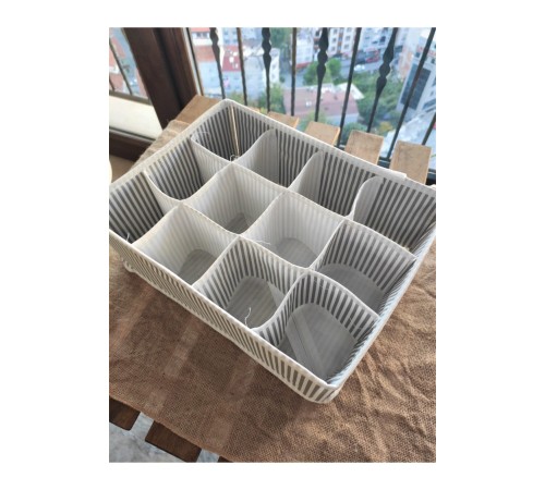 12 Bölmeli Pratik Bölmeli Çekmece Düzenleyici Organizer 12 Bölmeli Pratik Bölmeli Çekmece Düzenleyici Organizer