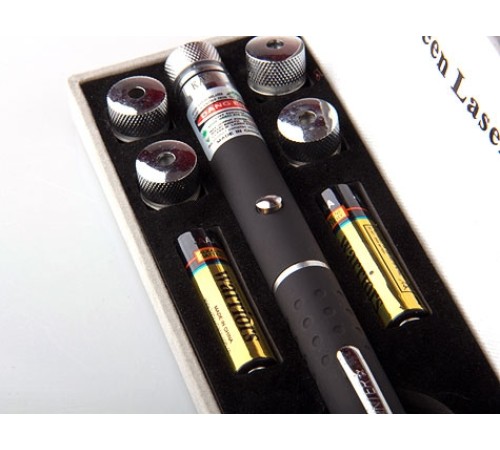Yeşil Lazer Pointer 8000 mW 5 Başlıklı Yeşil Lazer Pointer 8000 mW 5 Başlıklı