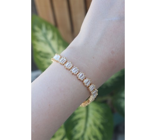 Vip Seri Pirinç Zirkon Taşlı Gold Renk Kare Su Yolu Model Bileklik