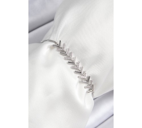 Pirinç Zirkon Taşlı Sıralı Ok Model Gümüş Renk Asansörlü Kadın Bileklik