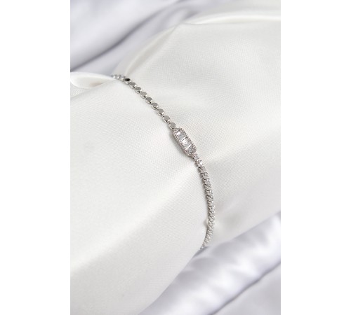 Pirinç Zirkon Taşlı Dikdörtgen Model Ezme Zincir Gümüş Renk Kadın Bileklik