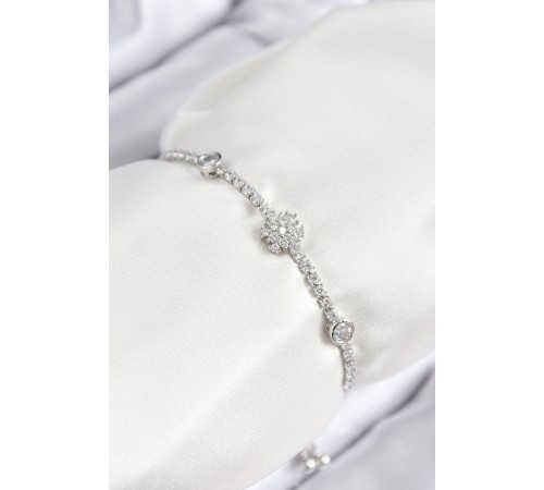 Pirinç Zirkon Taşlı Kar Tanesi Model Gümüş Renk Asansörlü Kadın Bileklik