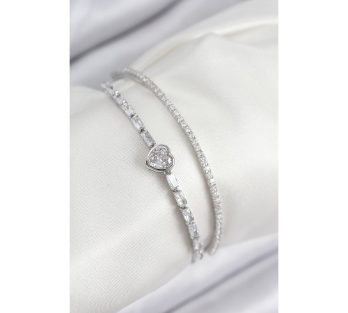 Pirinç Zirkon Taşlı Kalp Model Gümüş Renk Kadın Bileklik