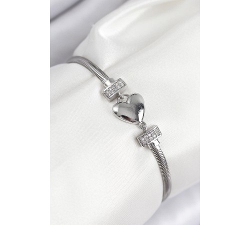 Pirinç Zirkon Taşlı Kalp Model Gümüş Renk Kadın Bileklik