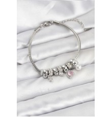 Pirinç Gümüş Renk Pembe Kalp Charmlı Kadın Bileklik