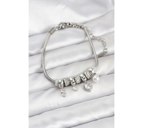 Pirinç Gümüş Renk Kalp Charmlı Kadın Bileklik