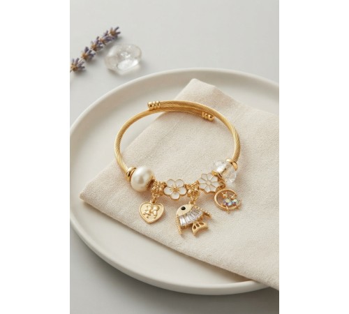 Balık Charmlı Beyaz Renk Gold Bileklik