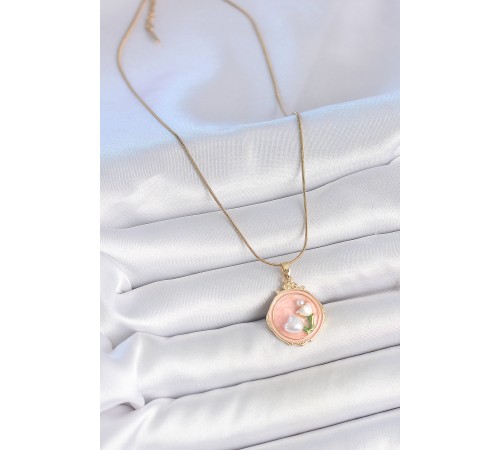 316L Çelik Gold Renk Zincir Pembe Mineli İncili Çiçek İşlemeli Portre Model Kadın Kolye