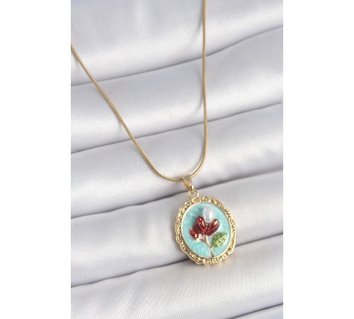 316L Çelik Gold Renk Zincir Turkuaz Mineli İncili Çiçek İşlemeli Portre Model Kadın Kolye