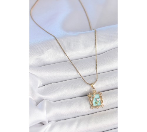 316L Çelik Gold Renk Zincir Mavi Mineli Çiçek İşlemeli Zirkon Taşlı Kelebek Detay Portre Model Kadın Kolye
