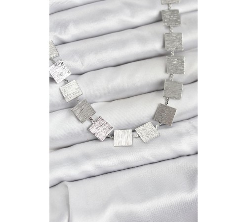 Kare Plaka Model Gümüş Renk Kadın Kolye