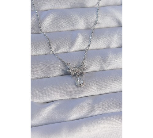 316L Çelik Zincirli Gümüş Renk Zirkon Taşlı Damla Detay Fiyonk Model Kolye