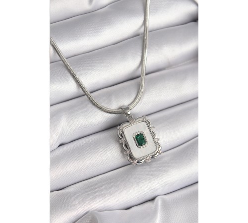 316L Çelik Gümüş Renk İtalyan Zincir Beyaz Sedefli Kare Portre Model Zümrüt Taş Detay Kadın Kolye