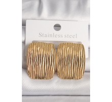Pirinç Gold Renk İşlemeli Kare Plaka Model Kadın Küpe