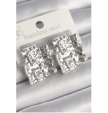 Pirinç Gümüş Renk İşlemeli Kare Plaka Model Kadın Küpe