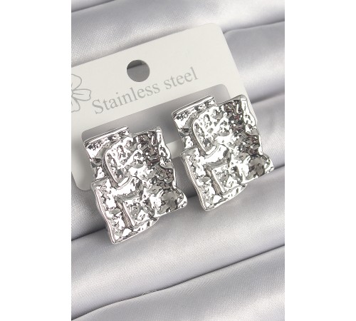 Pirinç Gümüş Renk İşlemeli Kare Plaka Model Kadın Küpe