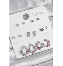 Pirinç Gümüş Renk Zirkon Taşlı Damla Model Çiçek Detay 7 Çift Kadın Küpe Seti