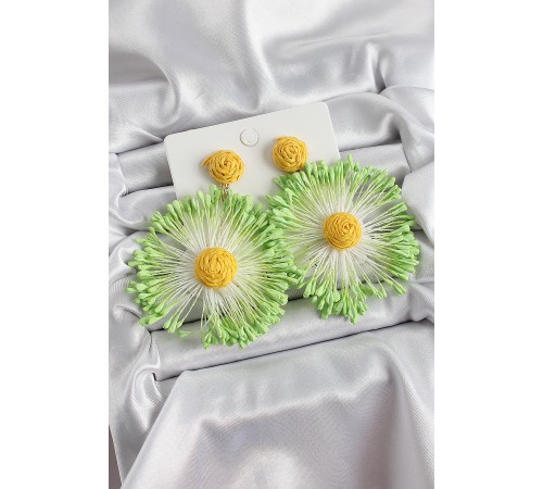 Yeşil Püsküllü Papatya Figürlü Hasır Örgü Model Gold Renk Kadın Küpe