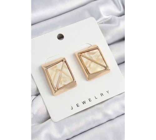 Pirinç Krem Üçgen Kesim Detaylı Kare Model Vintage Gold Renk Kadın Küpe