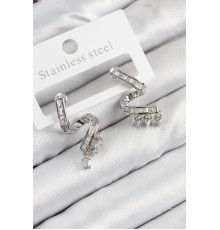 Pirinç Zirkon Taşlı Kıvrımlı Model Gümüş Renk Kadın Küpe