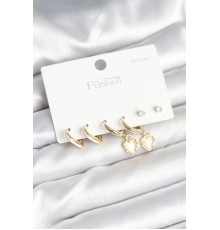 Pirinç Gold Renk Kalp Detaylı 925 Ayar Gümüş Çivili Kadın Küpe Seti