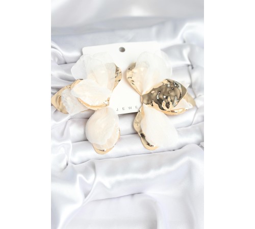 Pirinç Gold Renk Beyaz Tüllü Lotus Kadın Küpe