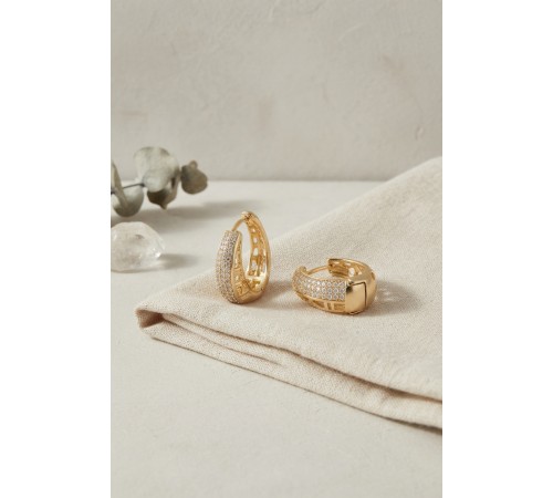 Gold Renk Zirkon Taşlı ve Motif Detaylı Damla Halka Model Kadın Küpe