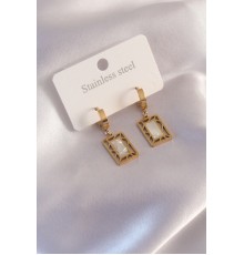 Çelik Gold Renk Kare Kadın Küpe
