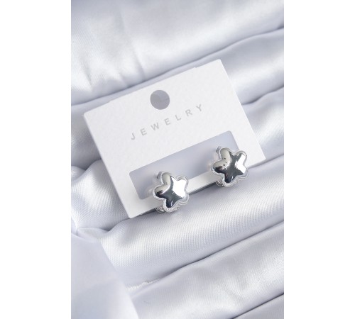 Gümüş Renk Yıldız Model Yıldız Model Pirinç Kadın Küpe