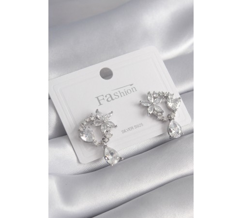 Pirinç Gümüş Renk Zirkon Taşlı Çiçek Model Sallantı Detay Kadın Küpe