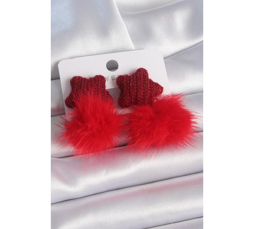 Kırmızı Renk Tüylü Yıldız Ponpon Model Kadın Küpe