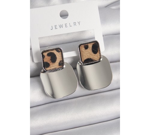 Pirinç Gümüş Renk Kare Plaka Leopar Desenli Kadın Küpe