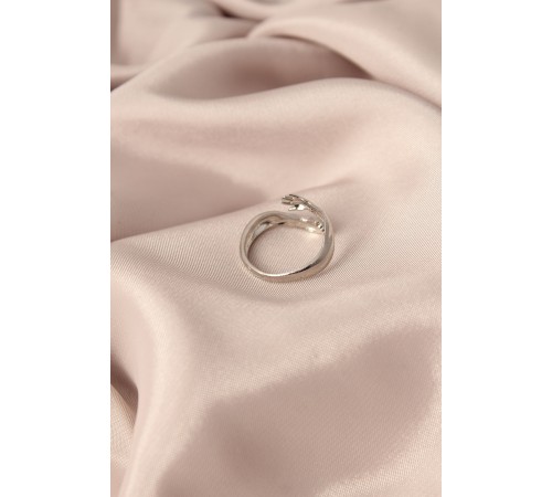 Ayarlamalı Gümüş Renk Metal Sarılan Eller Model Kadın Yüzük