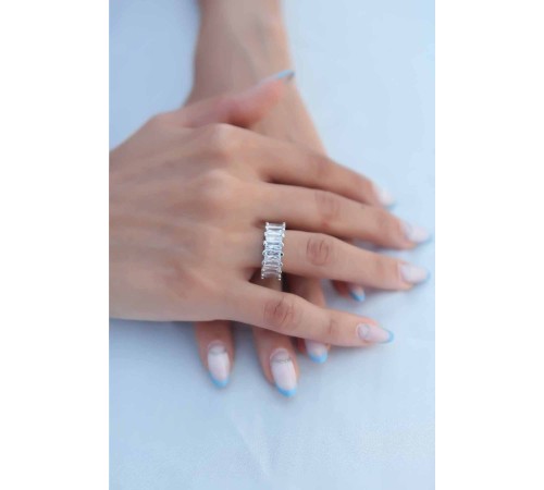 Zirkon Taşlı Gümüş Renk Baget Kadın Yüzük